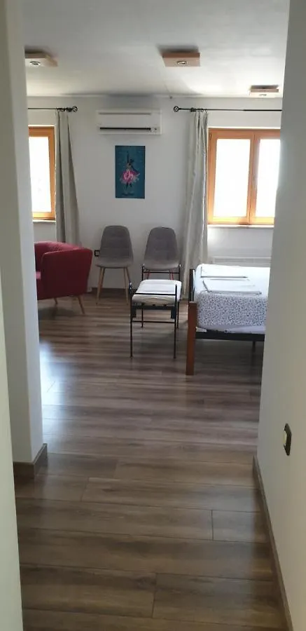 Apartments Adri, Parking In The Yard Rovinj