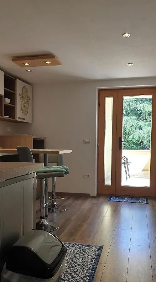 Apartments Adri, Parking In The Yard Rovinj