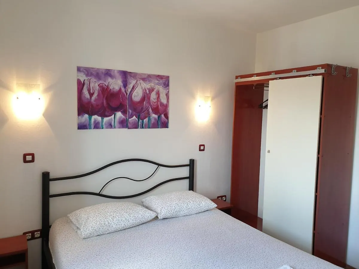 Apartments Adri, Parking In The Yard Rovigno Croazia