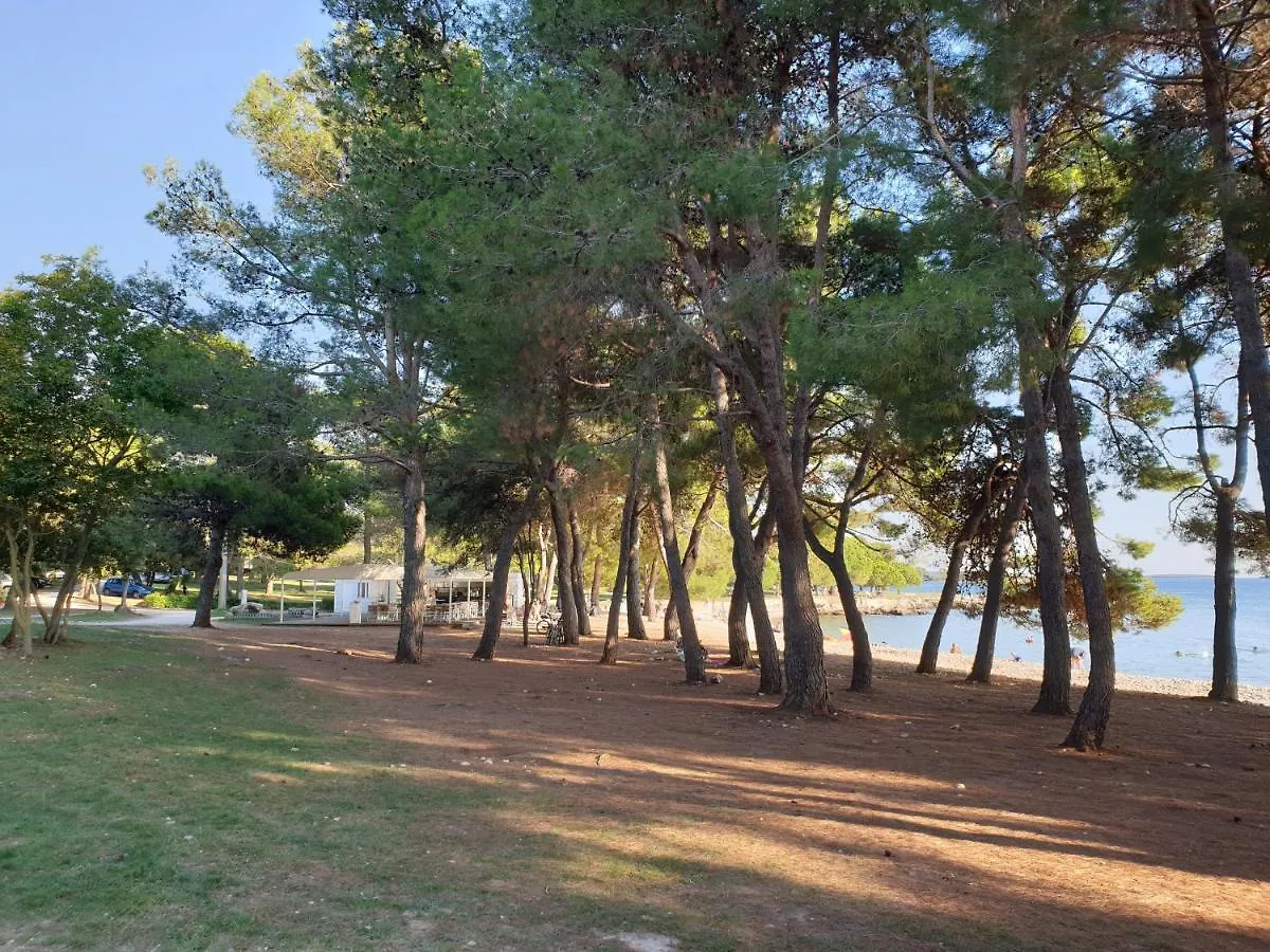 Apartments Adri, Parking In The Yard Rovinj