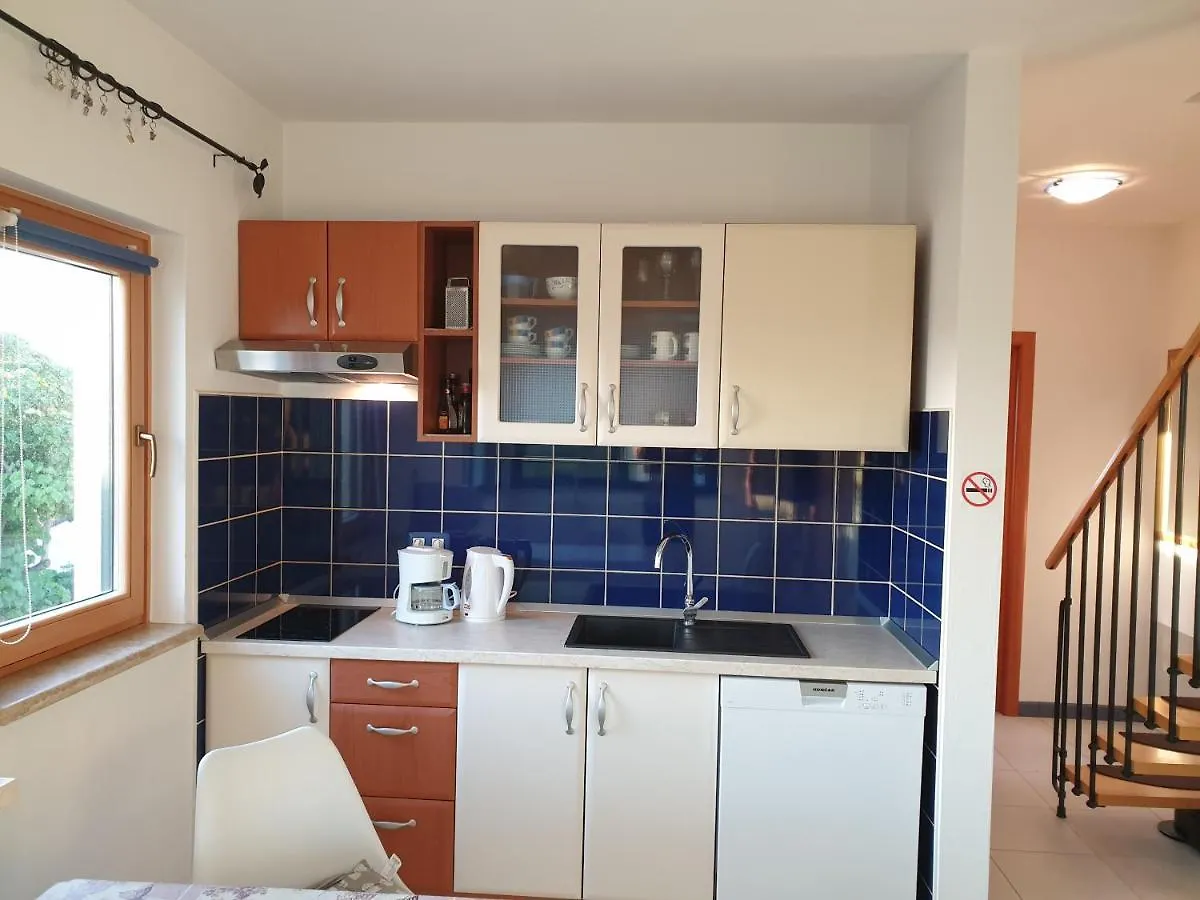 Apartments Adri, Parking In The Yard Rovinj