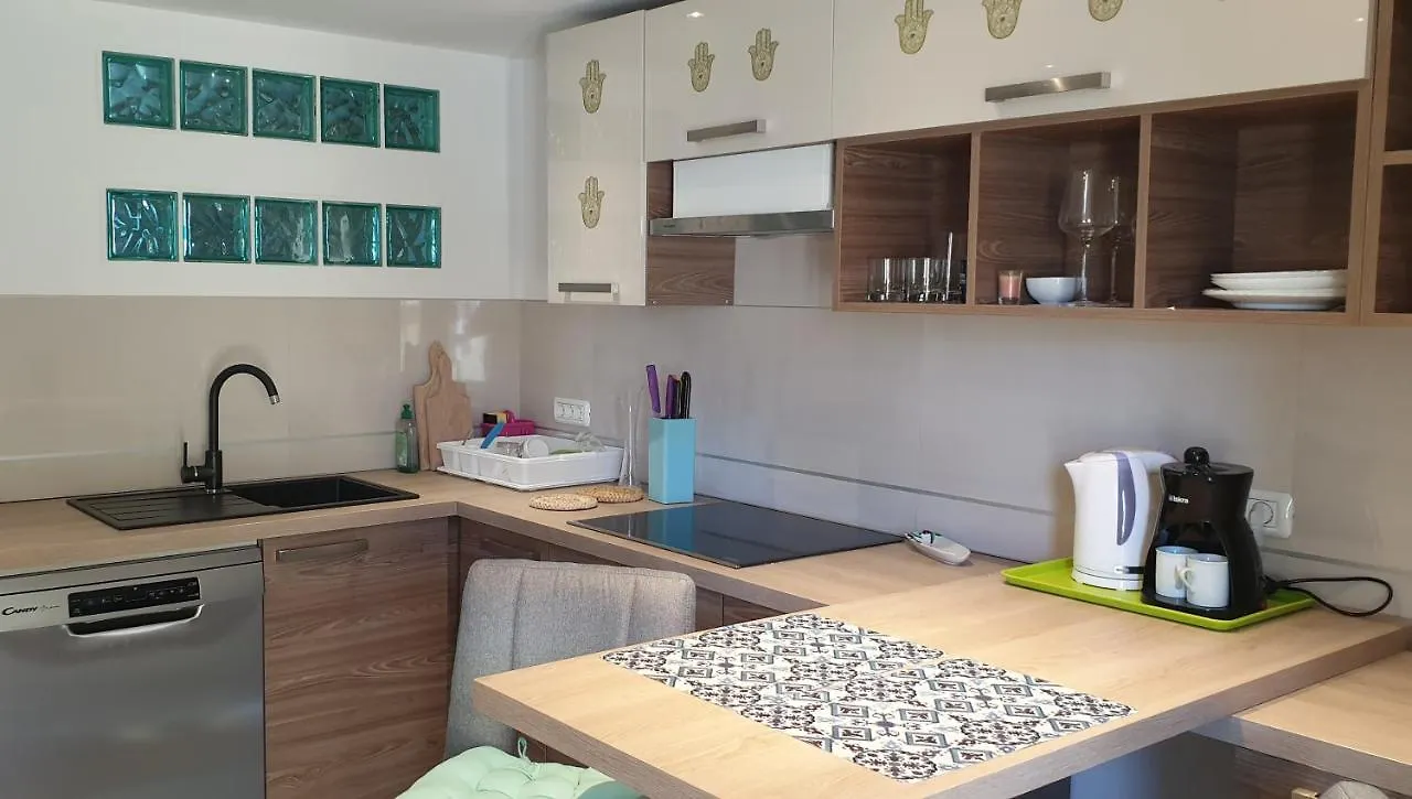Apartments Adri, Parking In The Yard Rovinj